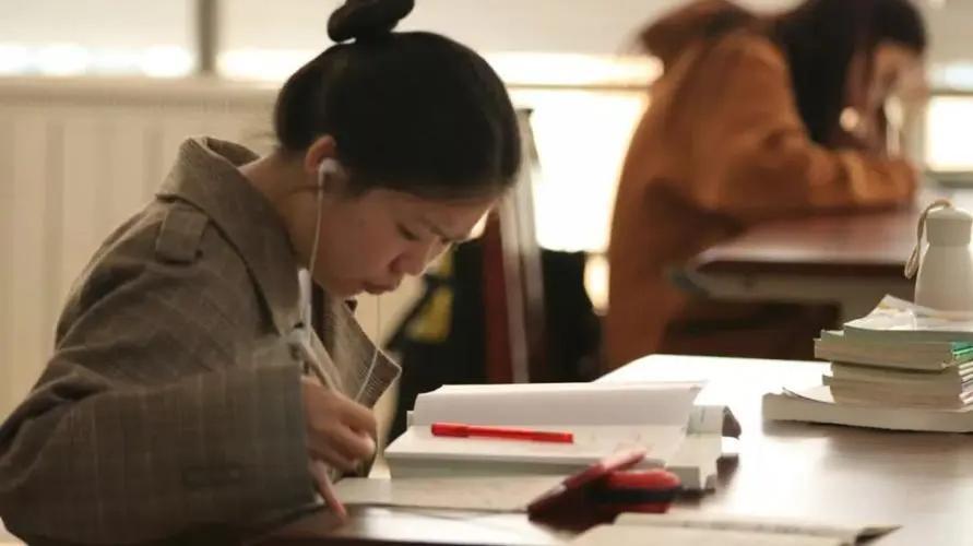 石油化工期刊杂志发表论文投稿：《现代塑料加工应用》，双月