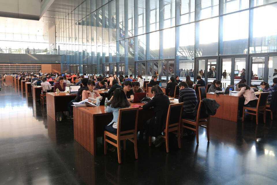 政治类期刊杂志发表论文投稿：《学校党建与思想教育》，半月刊