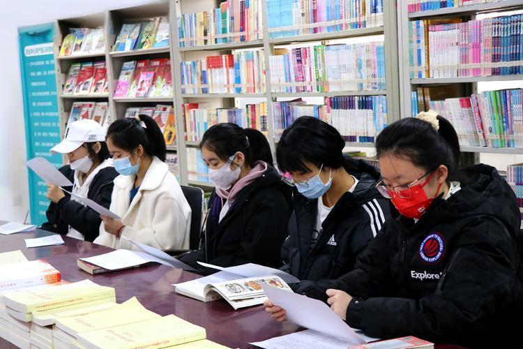 G4教育类核心理科期刊杂志发表论文投稿：《高中数理化》，半月刊