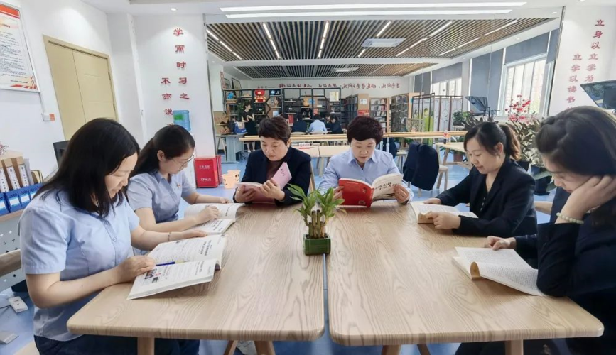 解析文学艺术《缤纷》期刊杂志：刊物介绍及论文发表投稿指南