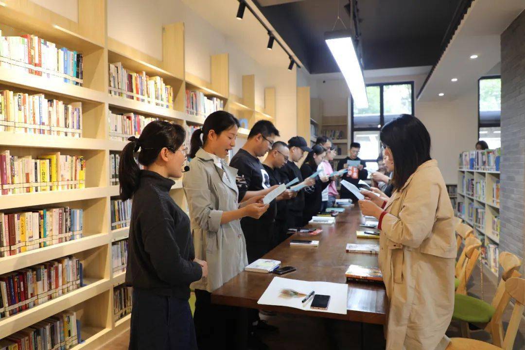 解析金融财经《经济工作月刊》期刊杂志：介绍及论文发表投稿指南