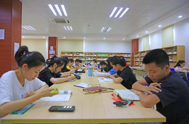 解析文旅发展政策《旅游论坛》期刊杂志：介绍及论文发表投稿指南