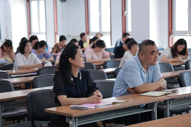 解析哲学文学经济《福建论坛》期刊杂志：介绍及论文发表投稿指南