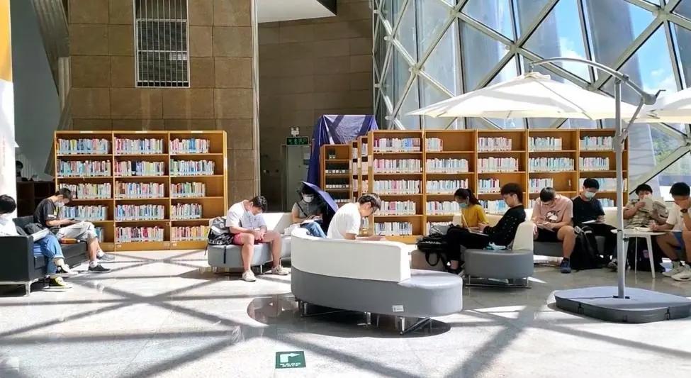 解析大学中学小学《青年教师学报》期刊杂志：介绍及论文发表投稿