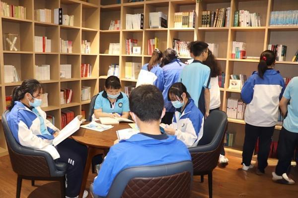 化工职称论文期刊杂志发表大盘点：数量趋势与仪表数据查询平台