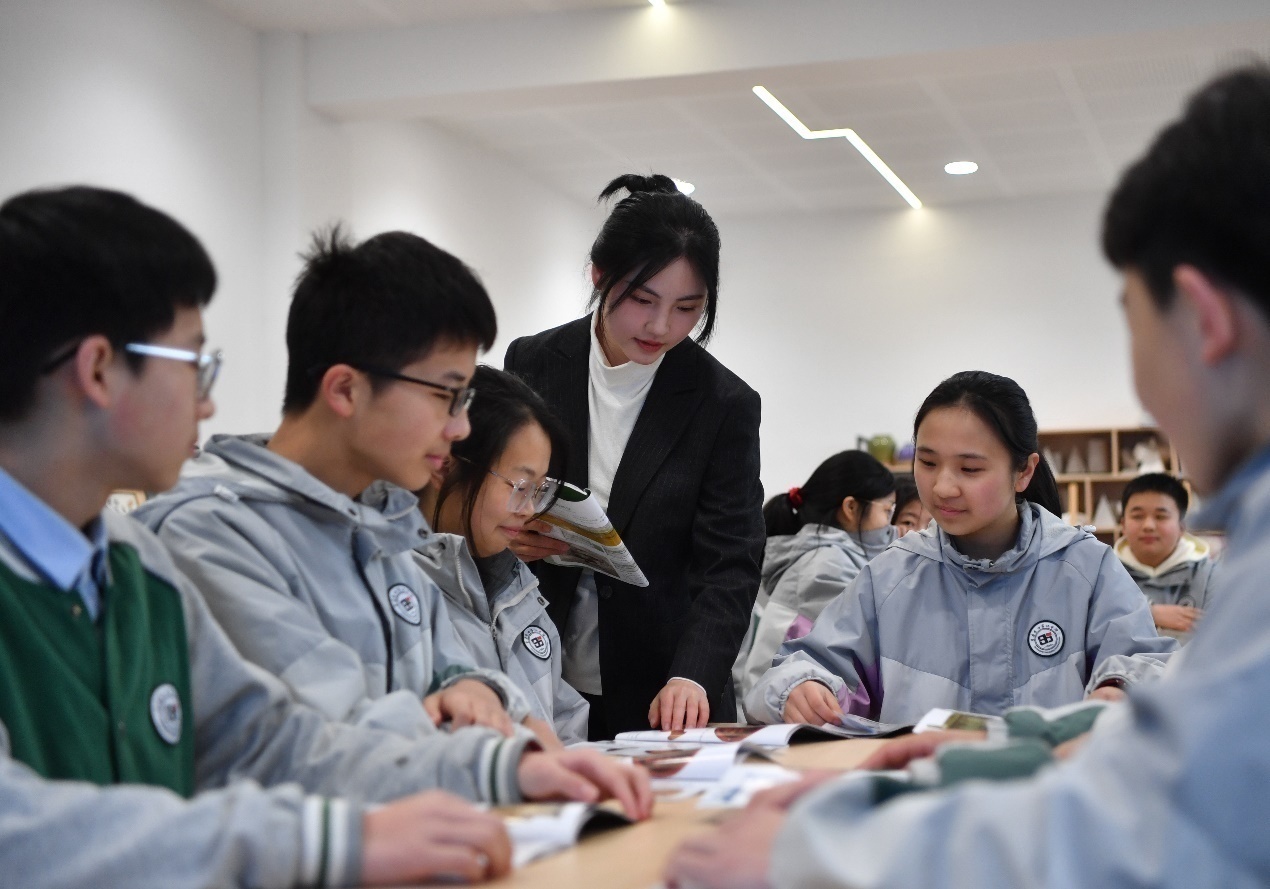 英语教学培训翻译《空中美语》期刊杂志：级别及发表论文投稿须知