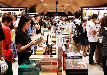 探索学术期刊杂志出版之路：专业期刊与知名出版社概览