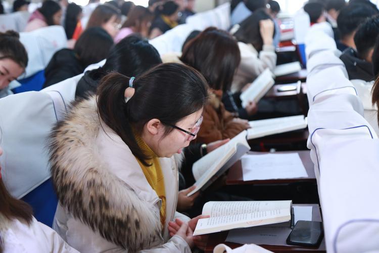 传媒智媒时代舆论《东西南北》期刊：级别及投稿发表论文特色栏目