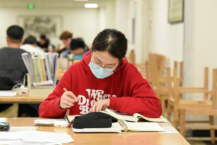 高校博士论文发表揭秘：期刊数量与页数要求全解析