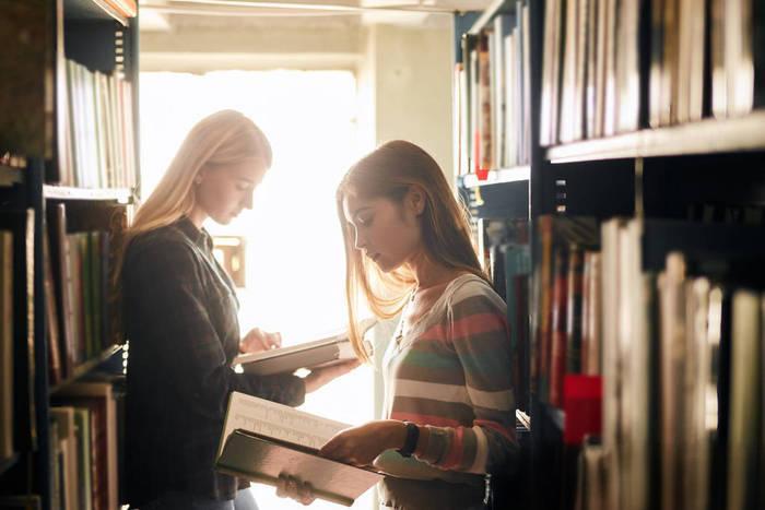 期刊杂志论文投稿发表直通车：掌握关键联系方式，加速学术传播