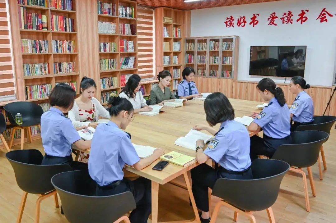 新能源生物医疗健康《科技纵览》期刊杂志：投稿发表论文栏目要求