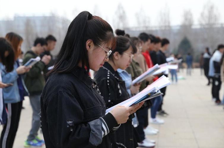 中高级政工师评职称出书出版流程揭秘：主编、副主编署名办理详解