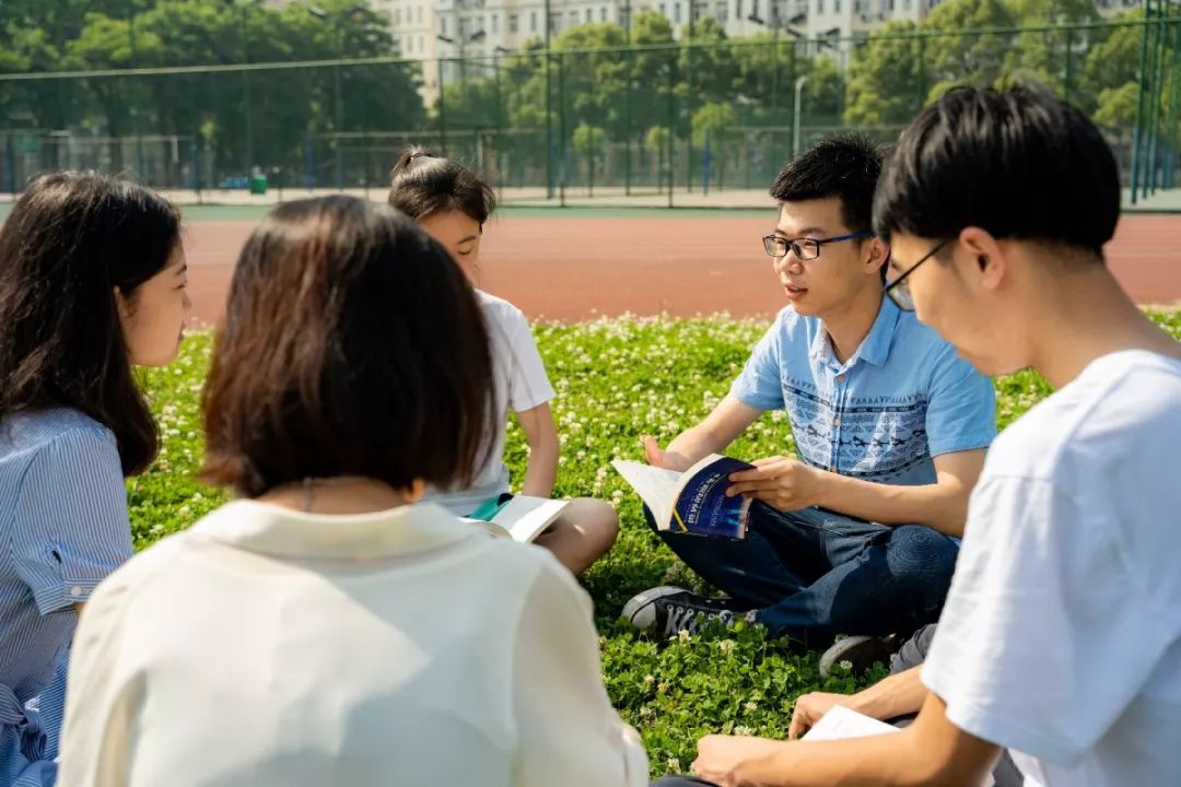 职称晋升宝典：评职称专著教材著作出书出版署名办理全攻略与署名技巧
