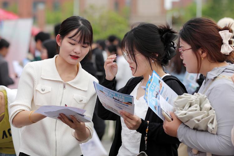 详解河南省职称评定：学术专著出版办理流程与注意事项