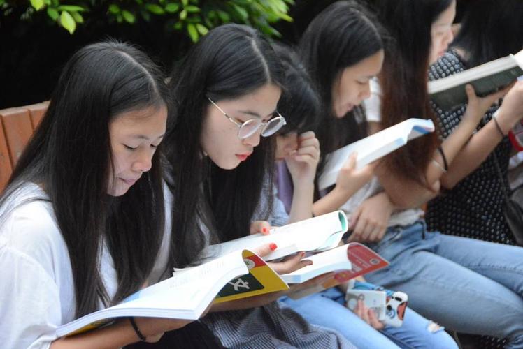 英语教师职称进阶:中高级图书著作专著教材挂名办理全解析