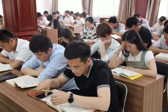 汽车工程职称之路：学术专著出书出版与中高级工程师评定详解